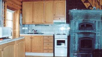 Frigorifero, microonde, lavastoviglie, pentole/stoviglie/utensili