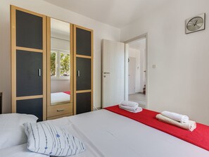 3 bedrooms, Internet