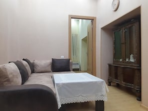 Individually furnished, desk, laptop workspace, blackout drapes - Lela Apartments (Tbilisi)