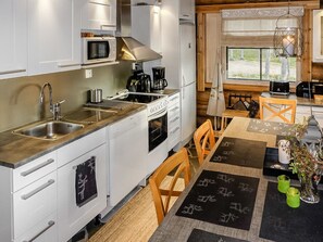 Fridge, microwave, dishwasher, cookware/dishes/utensils