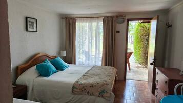 Classic Quadruple Room, Lake View