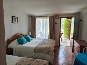 Classic Quadruple Room, Lake View