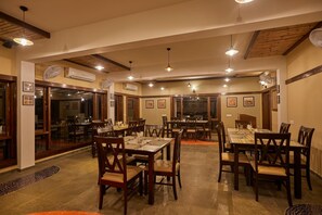 Restaurant - Blackbuck Safari Lodge Velavadar (Bhavnagar)