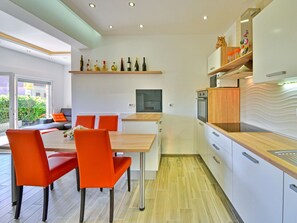 Fridge, microwave, oven, dishwasher