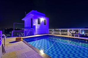 Outdoor pool - Ardency Inn by Park Tree Udaipur (Udaipur)