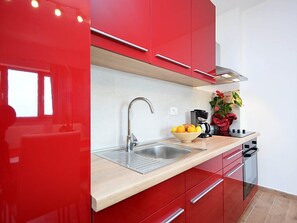 Fridge, microwave, oven, dishwasher - Apartment Kika by Interhome (Medulin/Ližnjan)