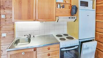 Frigorifero, microonde, lavastoviglie, pentole/stoviglie/utensili