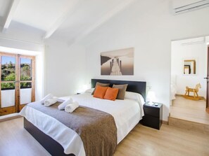 4 soverom, strykejern/-brett og internettilgang