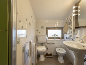 Hair dryer, towels