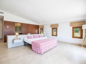 6 bedrooms, Internet