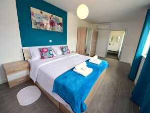 4 bedrooms, iron/ironing board, WiFi - Vacation home West by Interhome (Vodice/Tribunj)