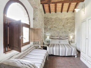 2 Schlafzimmer, Schreibtisch, Internetzugang