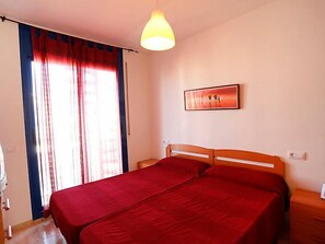 4 bedrooms, iron/ironing board - Vacation home Minini by Interhome (L'Ampolla)