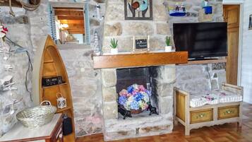 Réfrigérateur, micro-ondes, four, lave-vaisselle