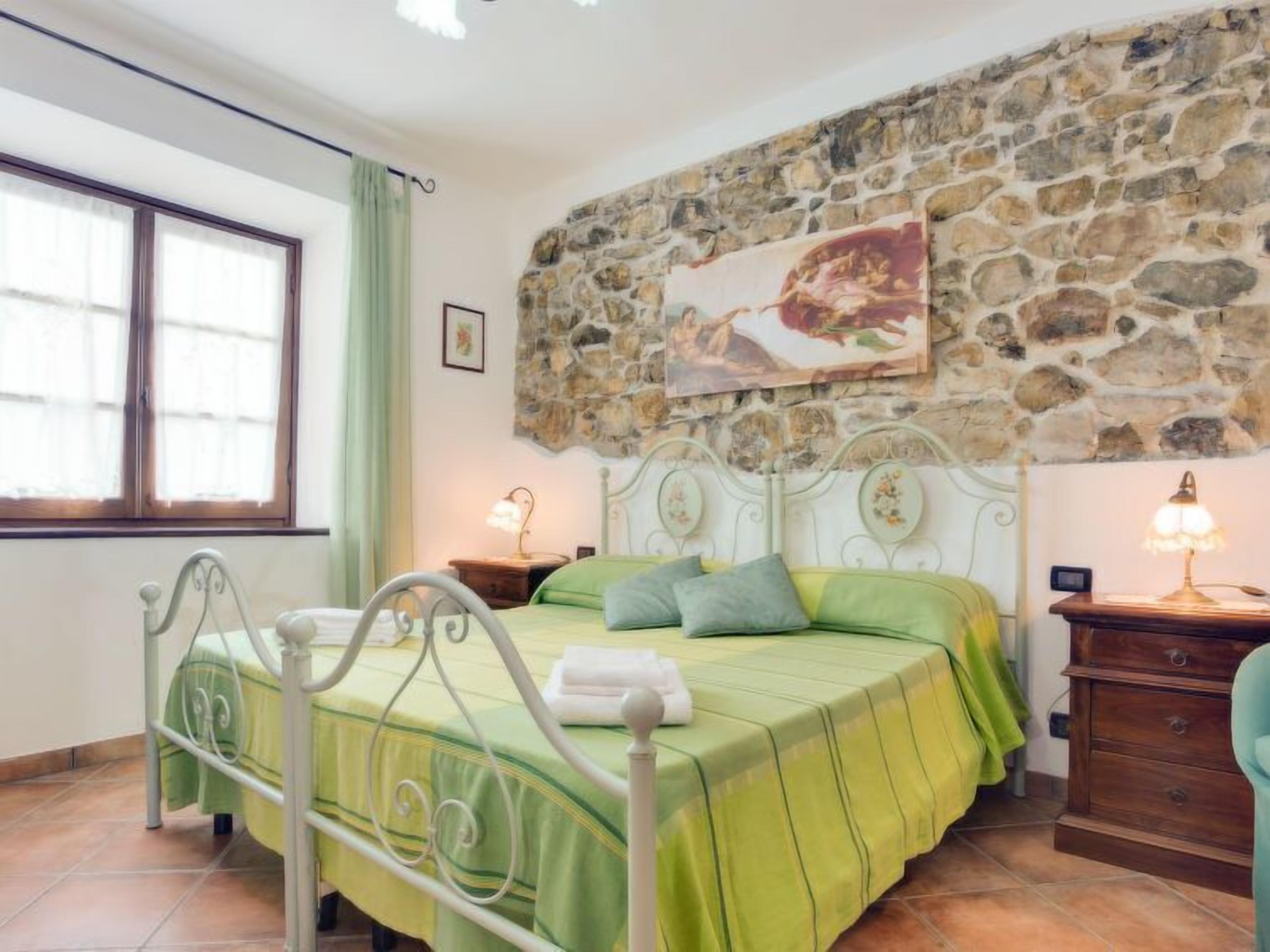 8 camere, accesso a Internet