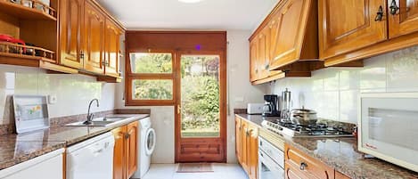 Fridge, microwave, oven, dishwasher
