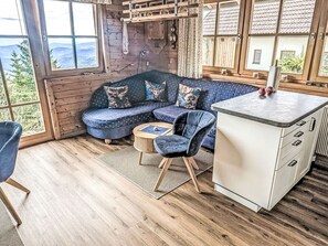 Flat-screen TV, fireplace