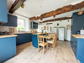 Réfrigérateur, micro-ondes, four, lave-vaisselle