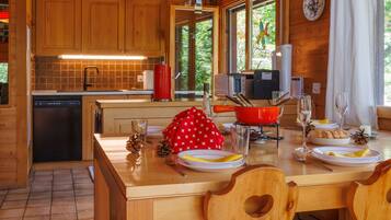 Réfrigérateur, four, lave-vaisselle