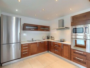 Fridge, microwave, oven, dishwasher - Vacation home Morgan by Interhome (Buje)