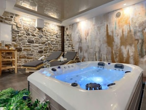 Bain à remous intérieur