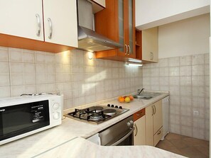 Fridge, microwave, oven, dishwasher - Parunov by Interhome (Šolta/Rogac)