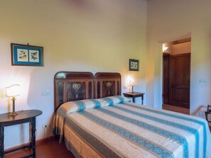 5 chambres, fer et planche à repasser, Wi-Fi