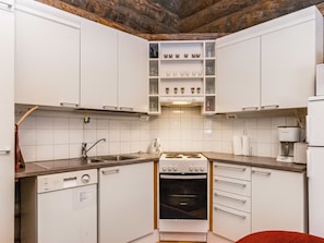 Réfrigérateur, micro-ondes, lave-vaisselle