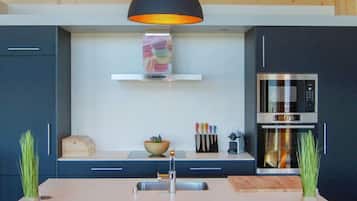 Réfrigérateur, micro-ondes, four, lave-vaisselle