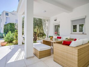 Outdoor dining - Apartment File by Interhome (Umag/Zambratija)