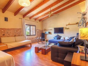 Flat-screen TV, fireplace, DVD player - Ca sa Padrina by Interhome (Vilafranca)