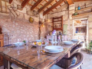 تناول الطعام