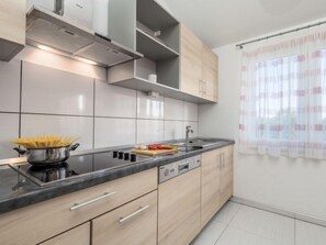 Fridge, microwave, dishwasher, cookware/dishes/utensils - Apartment Romana by Interhome (Krk/Šilo)