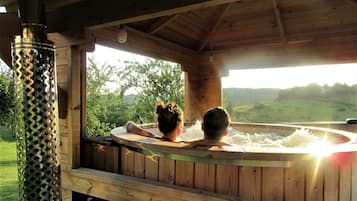 Bain à remous extérieur