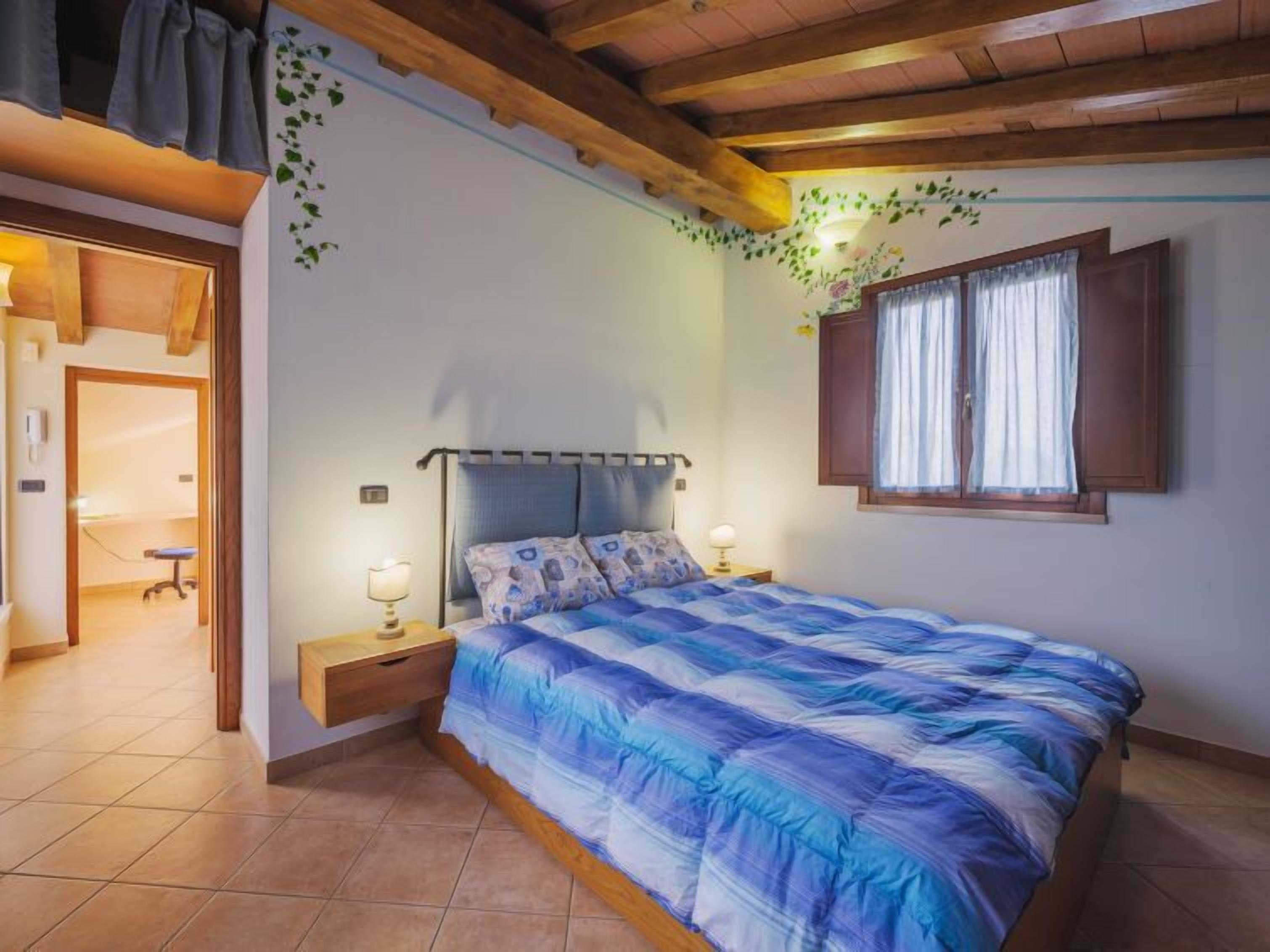 3 camere, ferro/asse da stiro, Wi-Fi