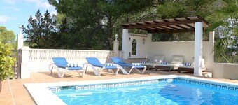 Villa Susan Ibiza - 3 Bedrooms | Private Pool | Spacious Grounds | Wifi + A/C