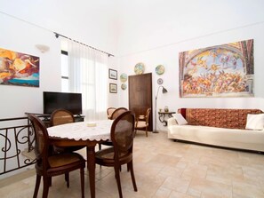 TV, fireplace, DVD player