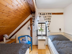 5 Schlafzimmer, Schreibtisch