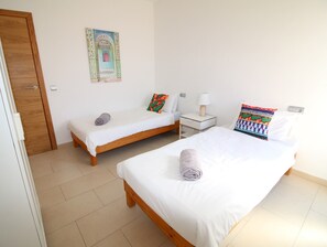 7 bedrooms, iron/ironing board, free WiFi, bed sheets