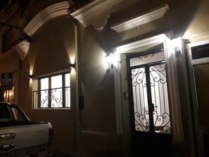 ด้านหน้าที่พัก