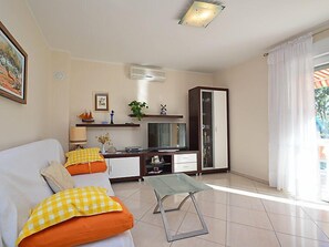 TV - Vacation home Lory by Interhome (Pula/Rakalj)