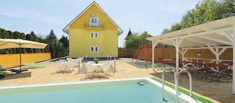 Amarillo 1 by Interhome
