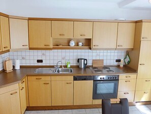 Kühlschrank, Ofen, Geschirrspüler, Toaster