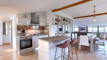 Réfrigérateur, four, lave-vaisselle