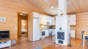 Fridge, microwave, dishwasher, cookware/dishes/utensils