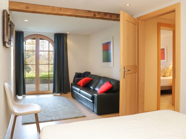 3 chambres, bureau, accès Internet