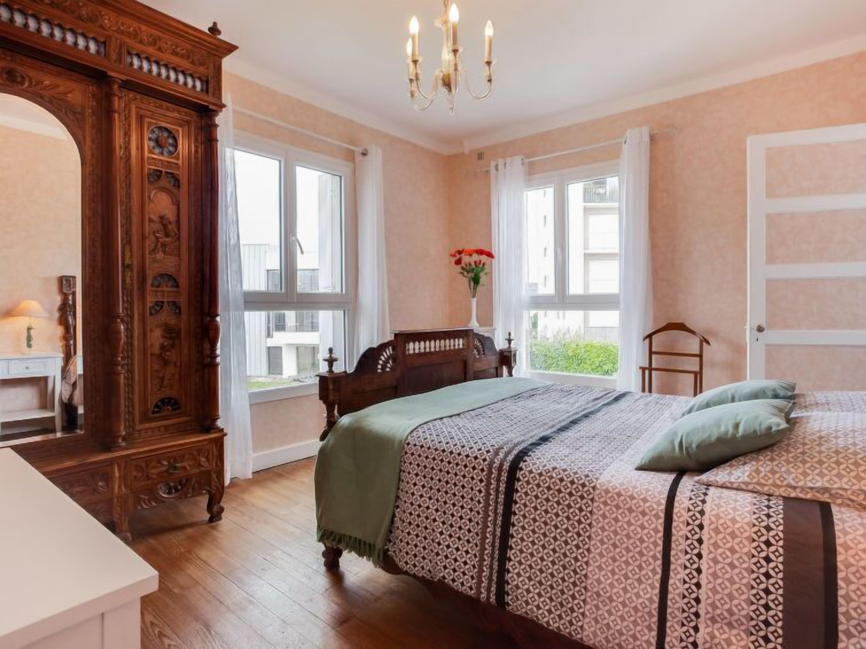 4 chambres, fer et planche à repasser, accès Internet