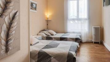 4 chambres, fer et planche Ă repasser, accĂšs Internet