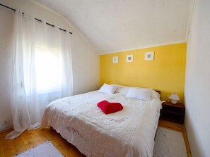 2 bedrooms, Internet
