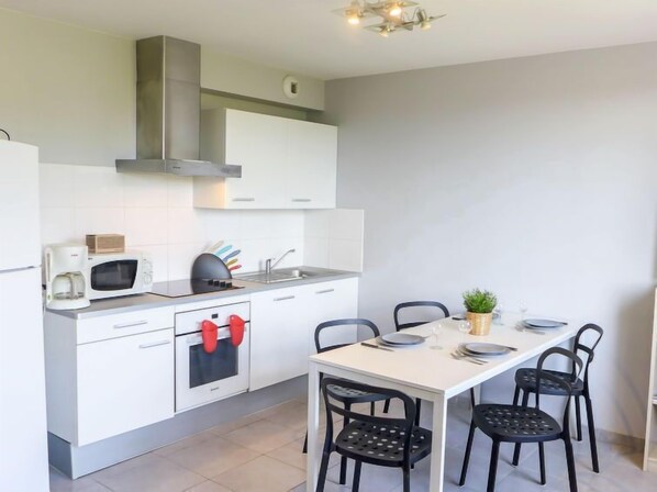 Fridge, microwave, oven, dishwasher